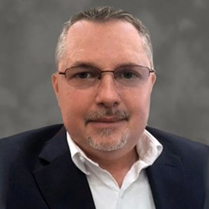 headshot of Les Sparks
