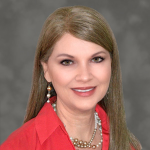 headshot of Traci Maxey